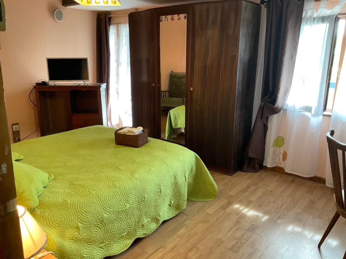 Chambres, Table D'Hotes Et Gites Les Mesanges Saint-Jean-de-Sauves Εξωτερικό φωτογραφία