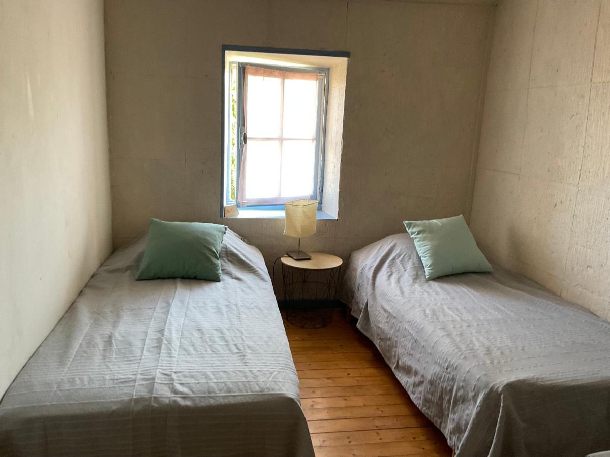 Chambres, Table D'Hotes Et Gites Les Mesanges Saint-Jean-de-Sauves Εξωτερικό φωτογραφία