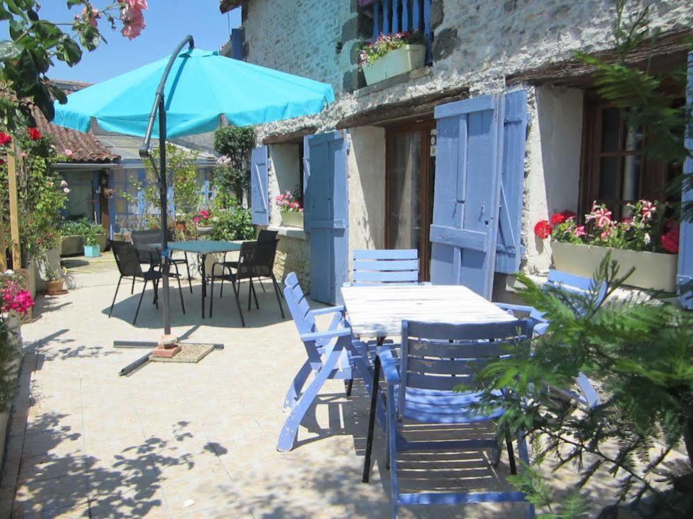 Chambres, Table D'Hotes Et Gites Les Mesanges Saint-Jean-de-Sauves Εξωτερικό φωτογραφία